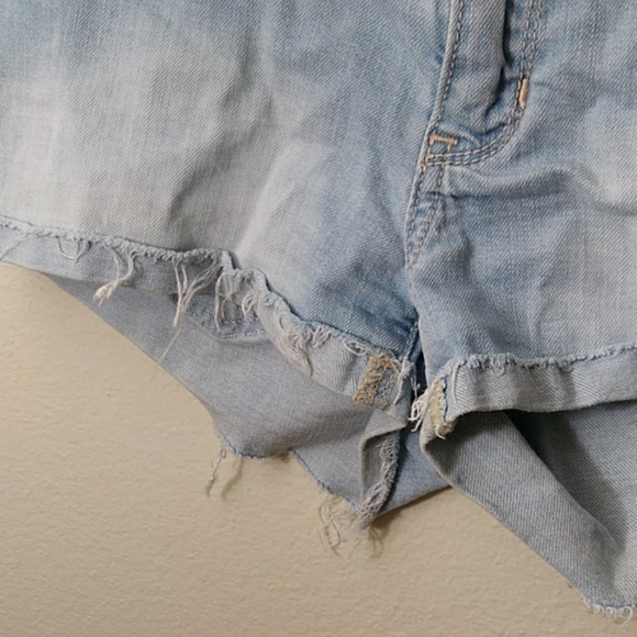 🍍Hollister California Light Denim Shorts - Picture 3 of 5